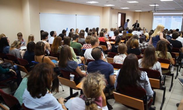 Apa Saja Wawasan yang Diperoleh Mahasiswa dari Kursus Bisnis Online?