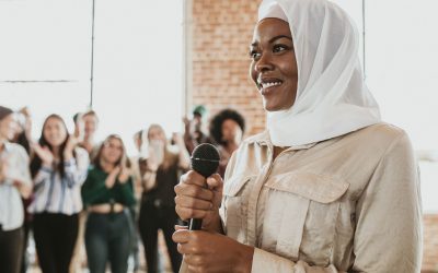 5 Tips menjadi public speaker yg populer dan diundang berulang kali dalam acara seminar.