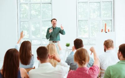 Berbagi apa yg kamu rasakan adalah cara mendapatkan Audiens saat public speaking.